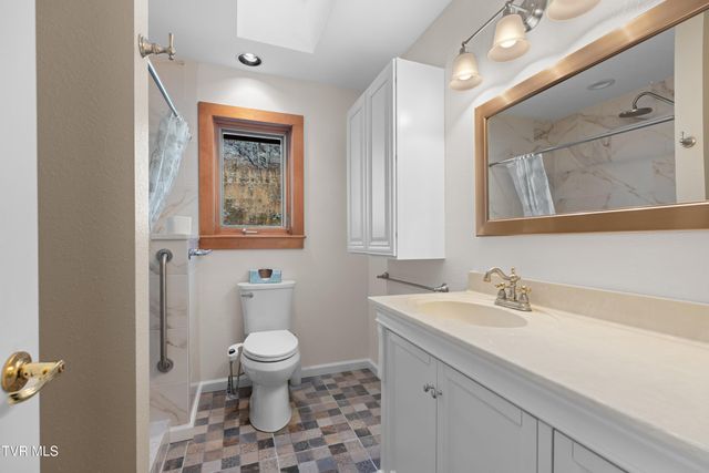 1231 Vardy Blackwater, Sneedville, TN 37869