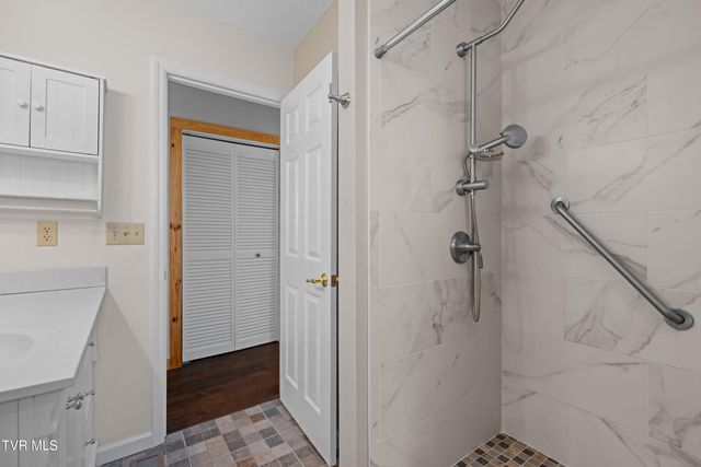 1231 Vardy Blackwater, Sneedville, TN 37869