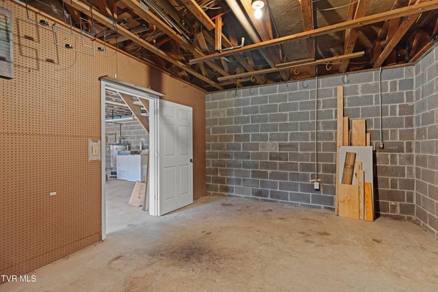 1231 Vardy Blackwater, Sneedville, TN 37869