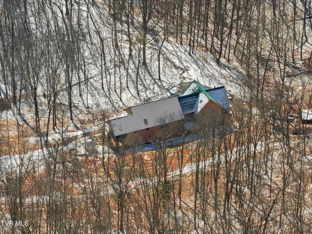 1231 Vardy Blackwater, Sneedville, TN 37869