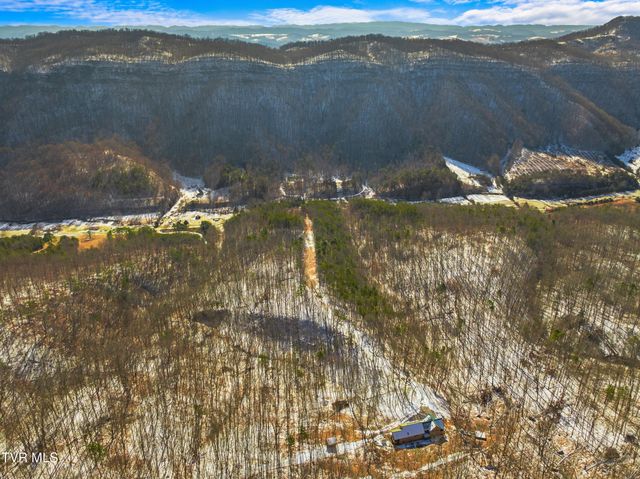 1231 Vardy Blackwater, Sneedville, TN 37869