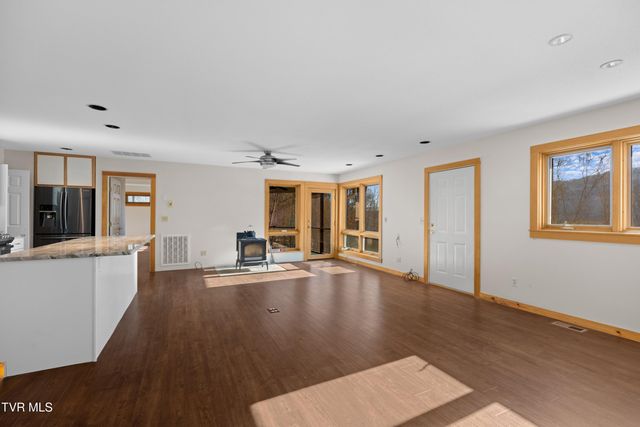 1231 Vardy Blackwater, Sneedville, TN 37869