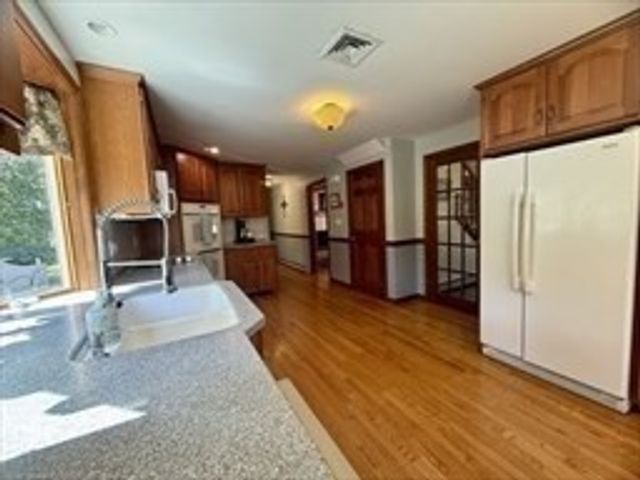 51 Wildwood Ln, Waltham, MA 02451
