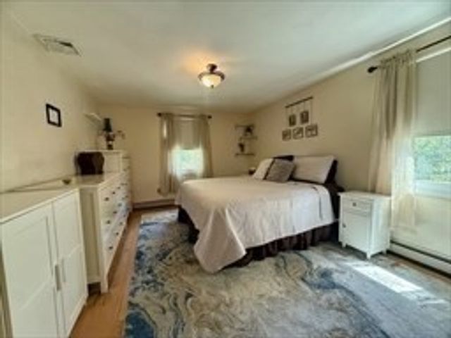 51 Wildwood Ln, Waltham, MA 02451