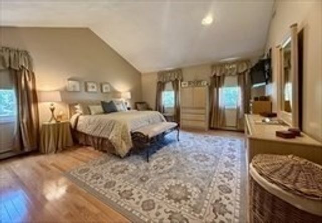 51 Wildwood Ln, Waltham, MA 02451