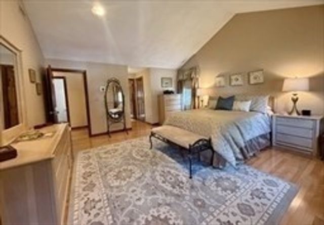 51 Wildwood Ln, Waltham, MA 02451