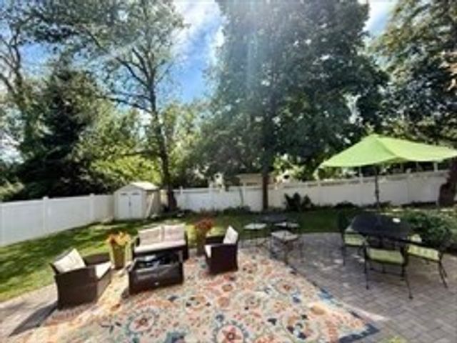 51 Wildwood Ln, Waltham, MA 02451