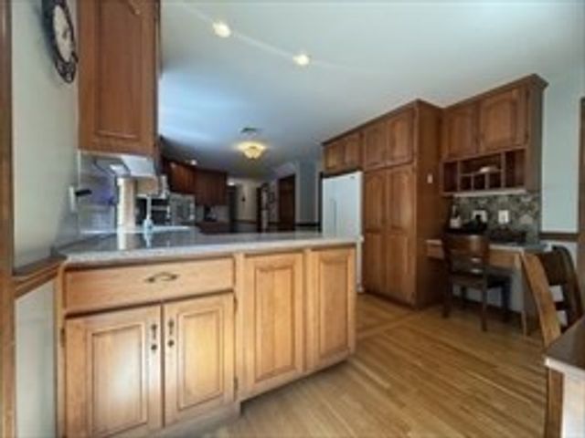 51 Wildwood Ln, Waltham, MA 02451