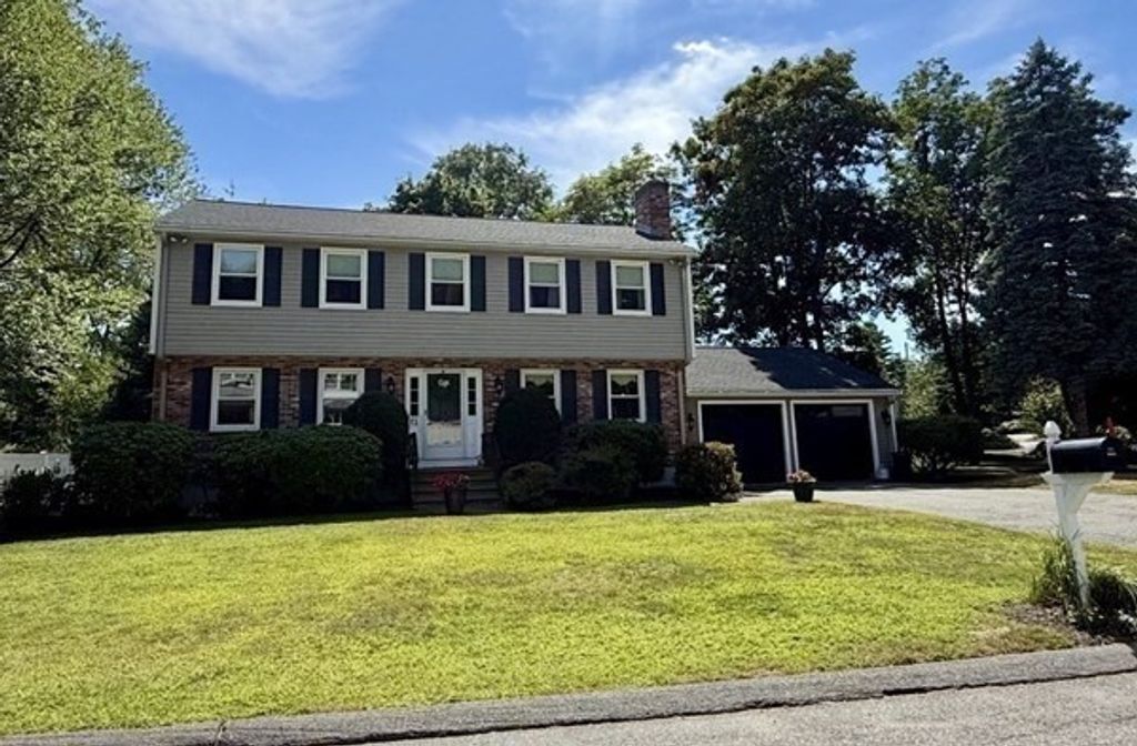 51 Wildwood Ln, Waltham, MA 02451
