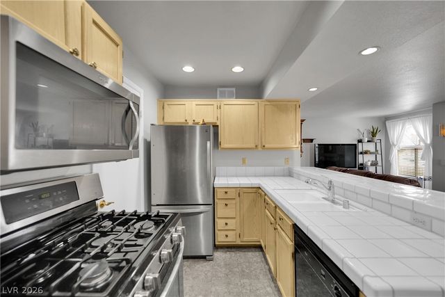 7570 West Flamingo Road 115, Las Vegas, NV 89147