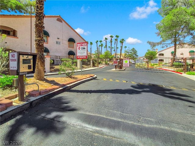 7570 West Flamingo Road 115, Las Vegas, NV 89147