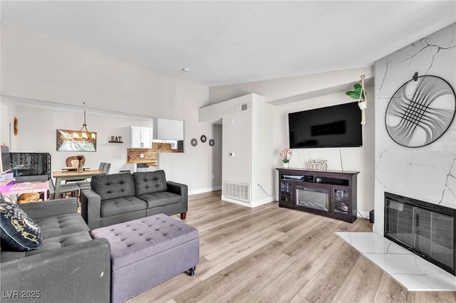 3318 North Decatur Boulevard 2083, Las Vegas, NV 89130