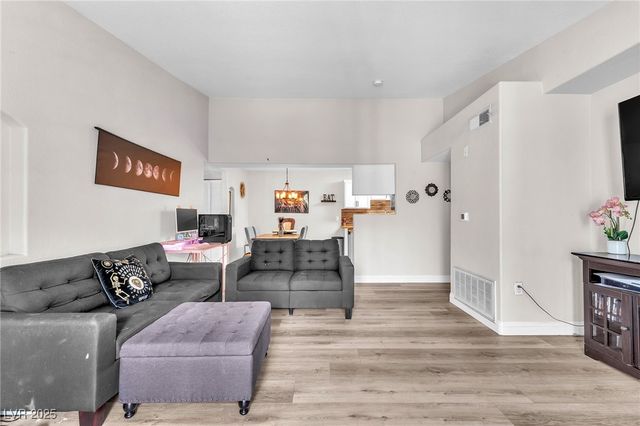 3318 North Decatur Boulevard 2083, Las Vegas, NV 89130