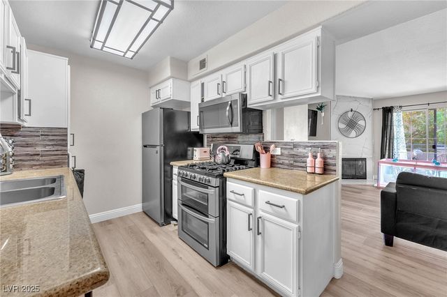 3318 North Decatur Boulevard 2083, Las Vegas, NV 89130