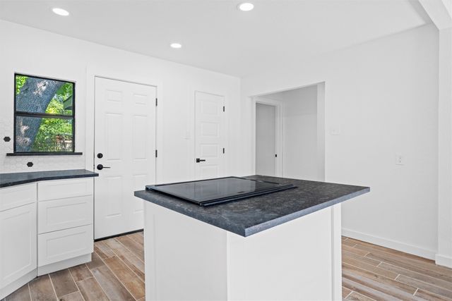 902 Skylark Drive, Arlington, TX 76010