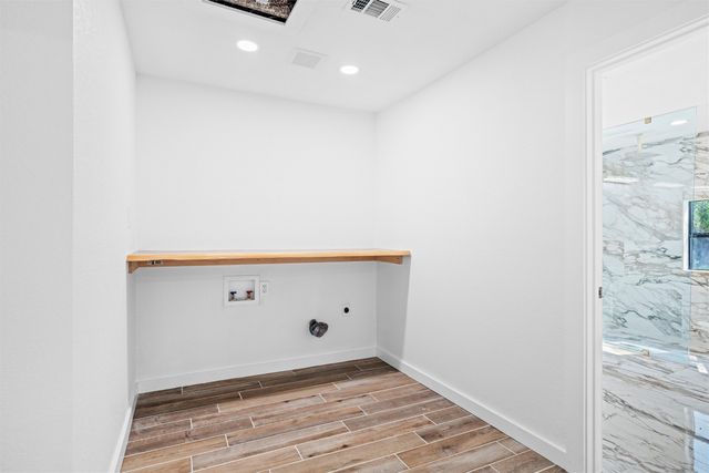 902 Skylark Drive, Arlington, TX 76010
