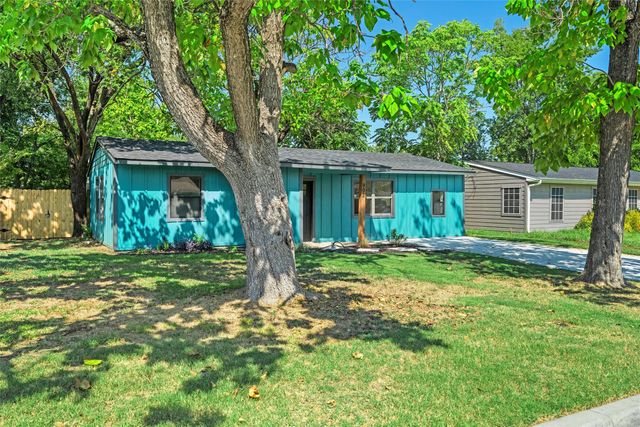 902 Skylark Drive, Arlington, TX 76010