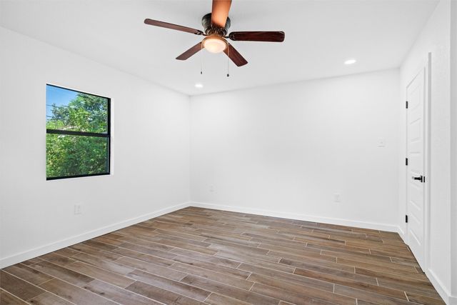 902 Skylark Drive, Arlington, TX 76010
