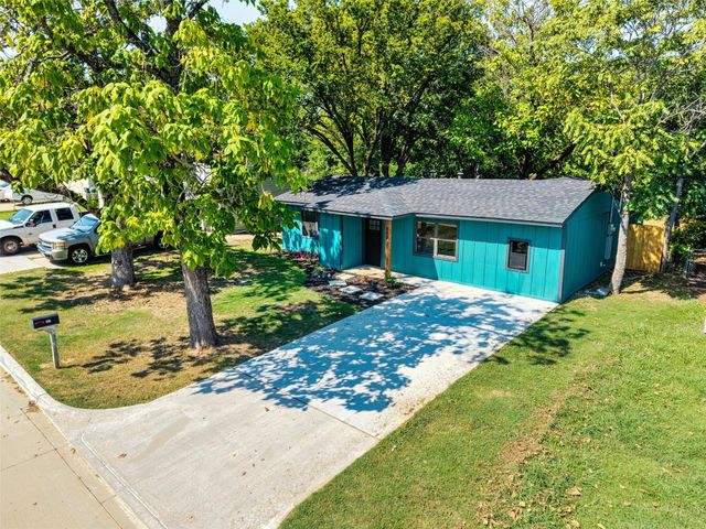 902 Skylark Drive, Arlington, TX 76010