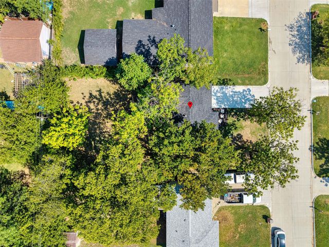 902 Skylark Drive, Arlington, TX 76010