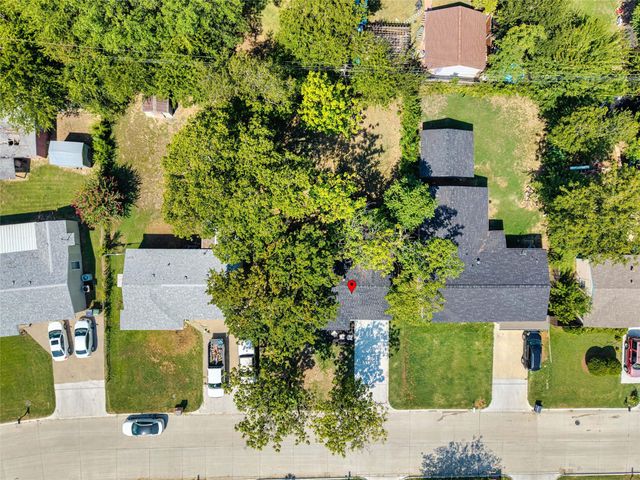 902 Skylark Drive, Arlington, TX 76010