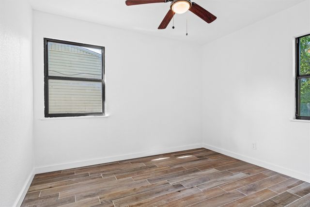 902 Skylark Drive, Arlington, TX 76010