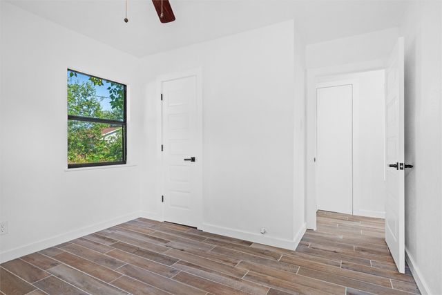 902 Skylark Drive, Arlington, TX 76010