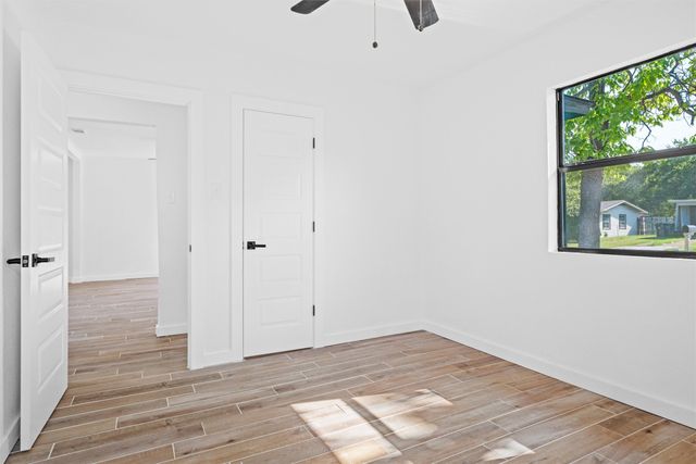 902 Skylark Drive, Arlington, TX 76010