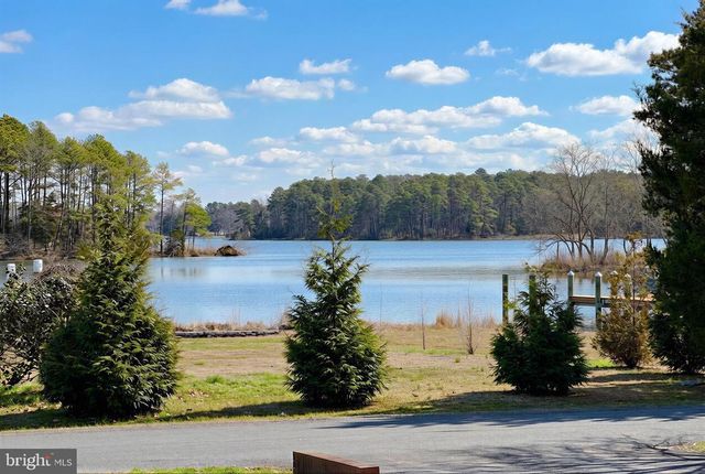 44939 SHORE DR, Tall Timbers, MD 20690