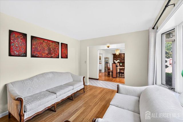 6 Idlewild Road, Edison, NJ 08817