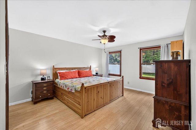 6 Idlewild Road, Edison, NJ 08817