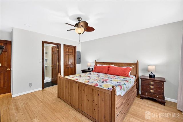 6 Idlewild Road, Edison, NJ 08817