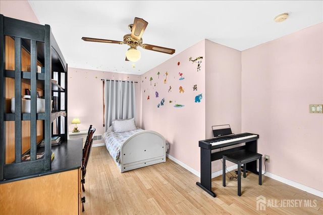 6 Idlewild Road, Edison, NJ 08817