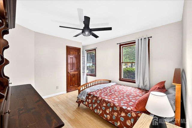 6 Idlewild Road, Edison, NJ 08817