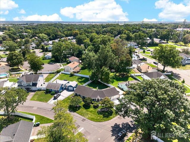 6 Idlewild Road, Edison, NJ 08817