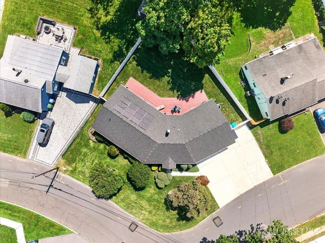 6 Idlewild Road, Edison, NJ 08817