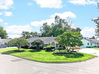 6 Idlewild Road, Edison, NJ 08817
