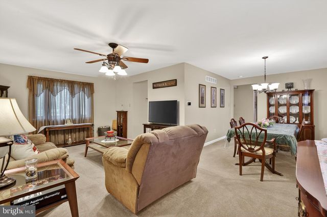 100 COACHMAN DR, Bordentown, NJ 08505