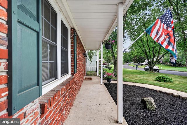 100 COACHMAN DR, Bordentown, NJ 08505