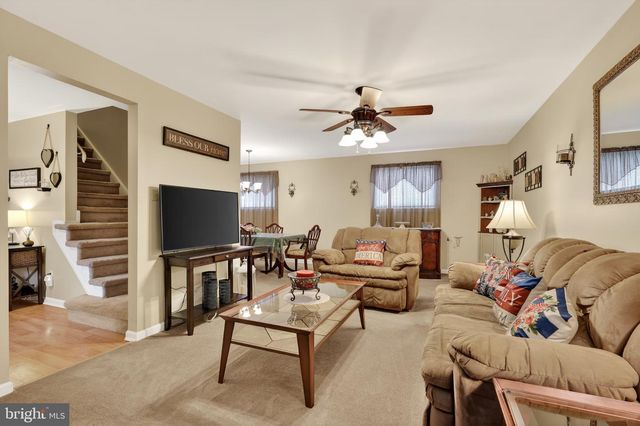 100 COACHMAN DR, Bordentown, NJ 08505