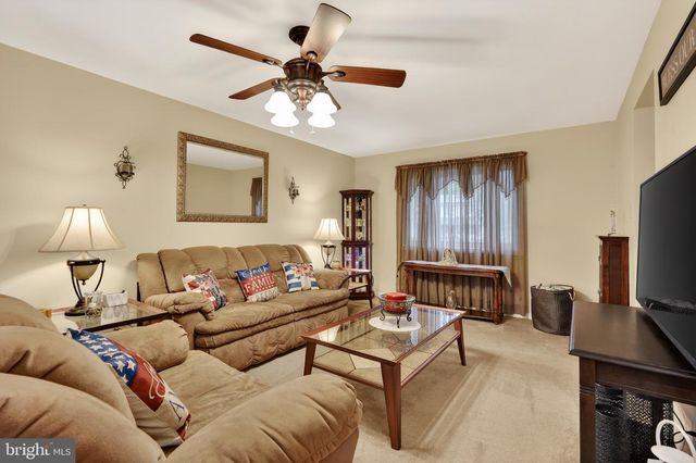 100 COACHMAN DR, Bordentown, NJ 08505