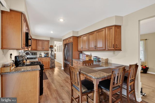 100 COACHMAN DR, Bordentown, NJ 08505