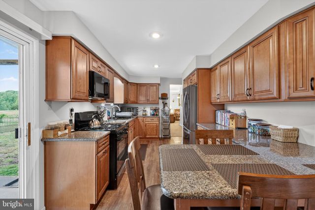 100 COACHMAN DR, Bordentown, NJ 08505