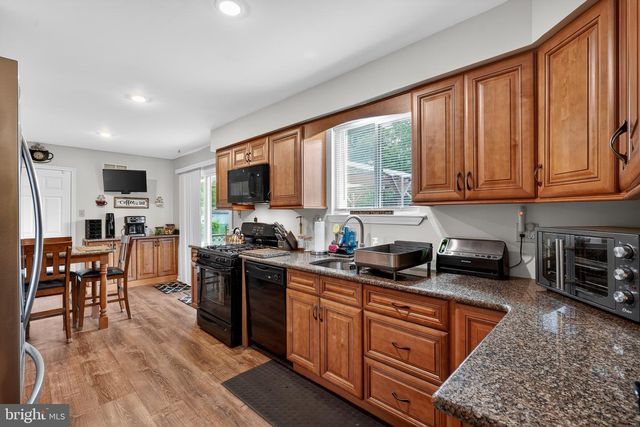 100 COACHMAN DR, Bordentown, NJ 08505