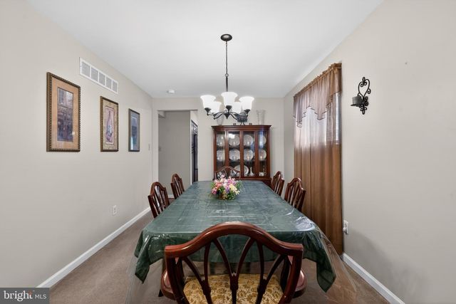 100 COACHMAN DR, Bordentown, NJ 08505