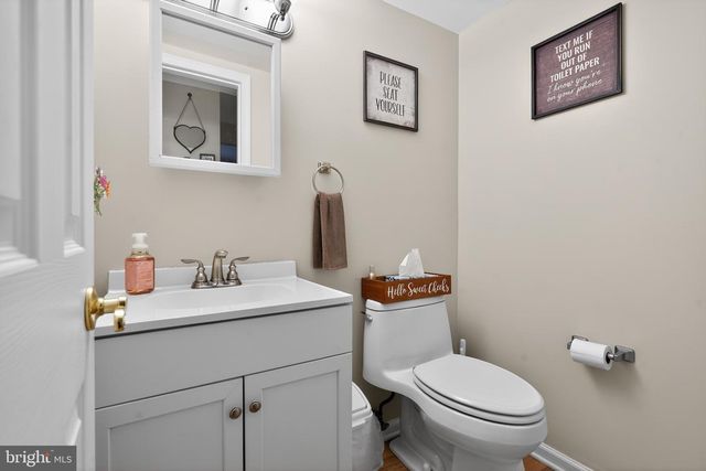 100 COACHMAN DR, Bordentown, NJ 08505