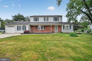 100 COACHMAN DR, Bordentown, NJ 08505