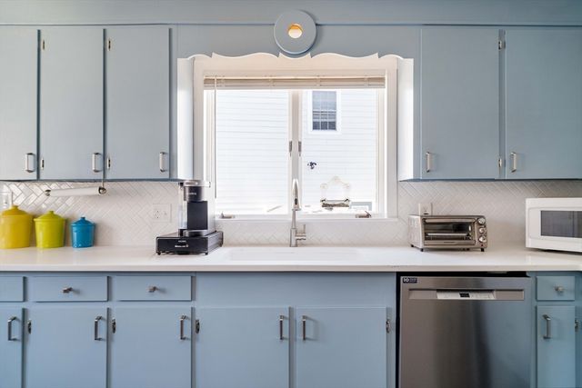 240 Neponset Valley Parkway, Boston, MA 02136