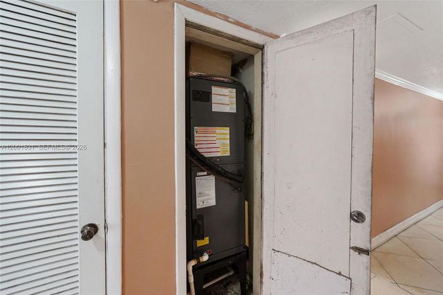 1305 W 53rd St 429, Hialeah, FL 33012