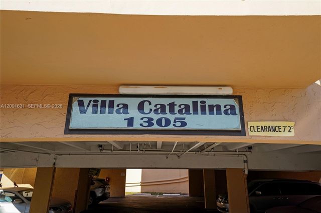 1305 W 53rd St 429, Hialeah, FL 33012